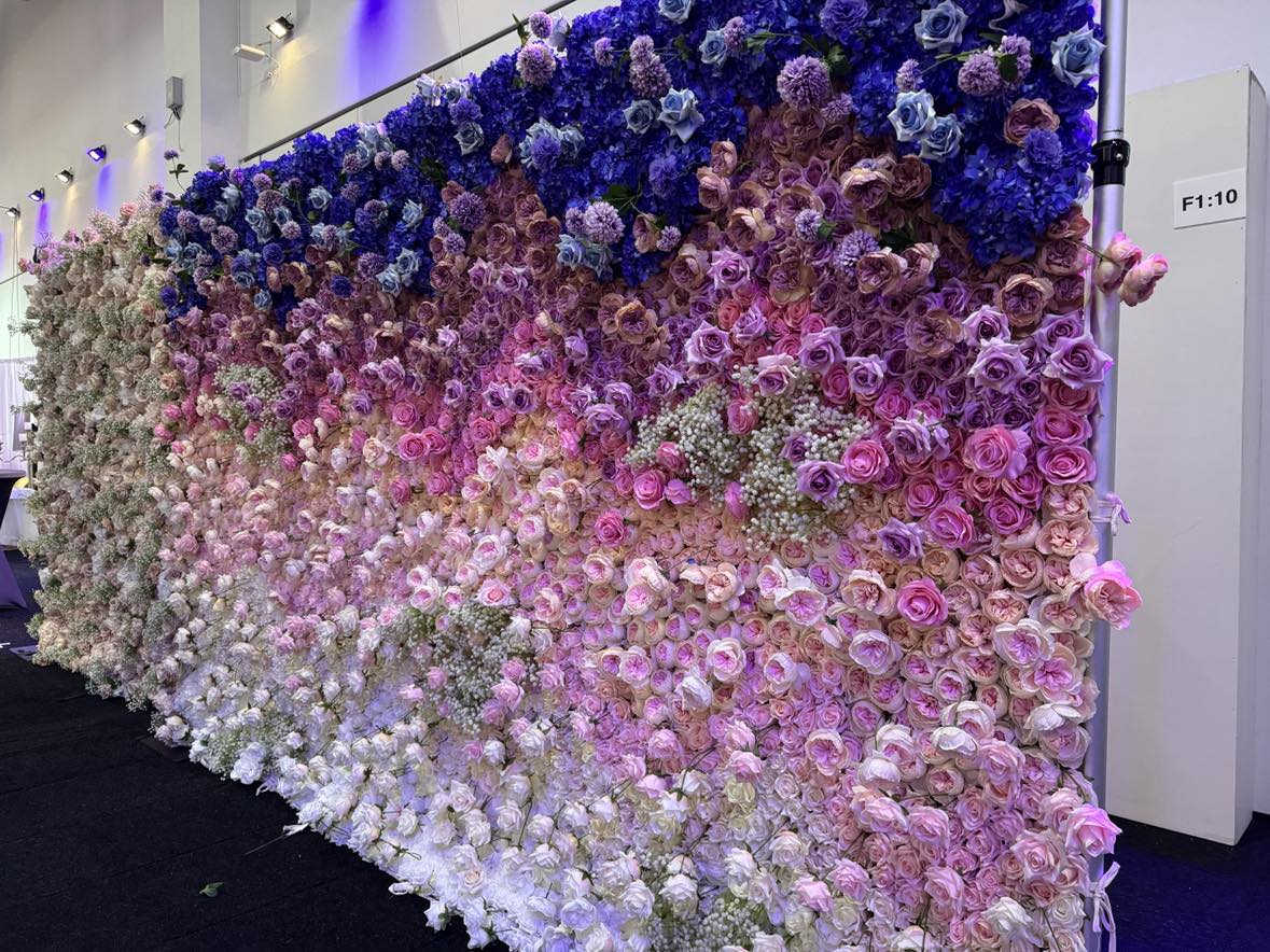 Detaljebillede af vores blomstervæg